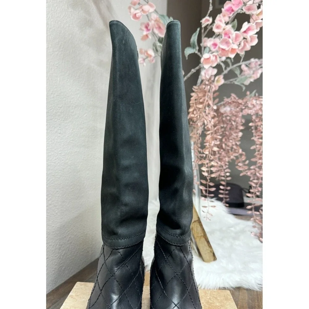 Chanel Boots Womens 8.5 Quilted Genuine Calfskin Leather Riding Knee High G29389